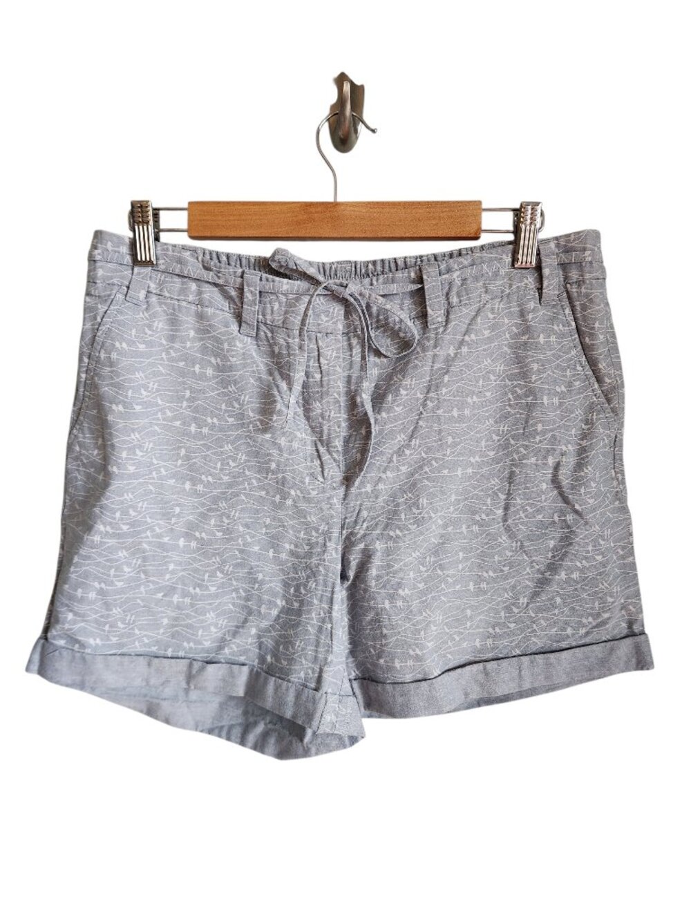 Talbots Shorts Women's 10P 10 Petites Blue Bird Pattern Cotton Pockets NEW